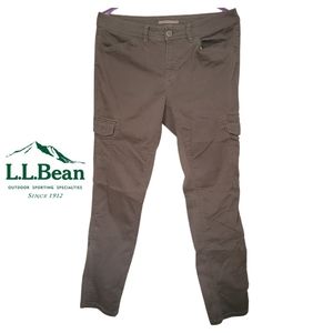 LL Bean Cargo Pants Pockets Womens 10 Gently Worn No Tears or Holes